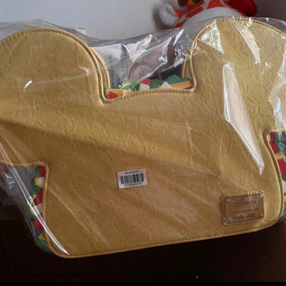 Loungefly taco Mickey
